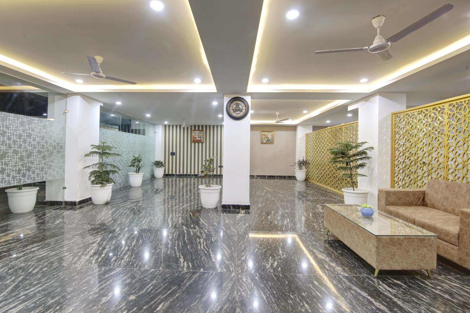 Limewood Stay - Millennium Huda City Center Gurgaon Eksteriør billede