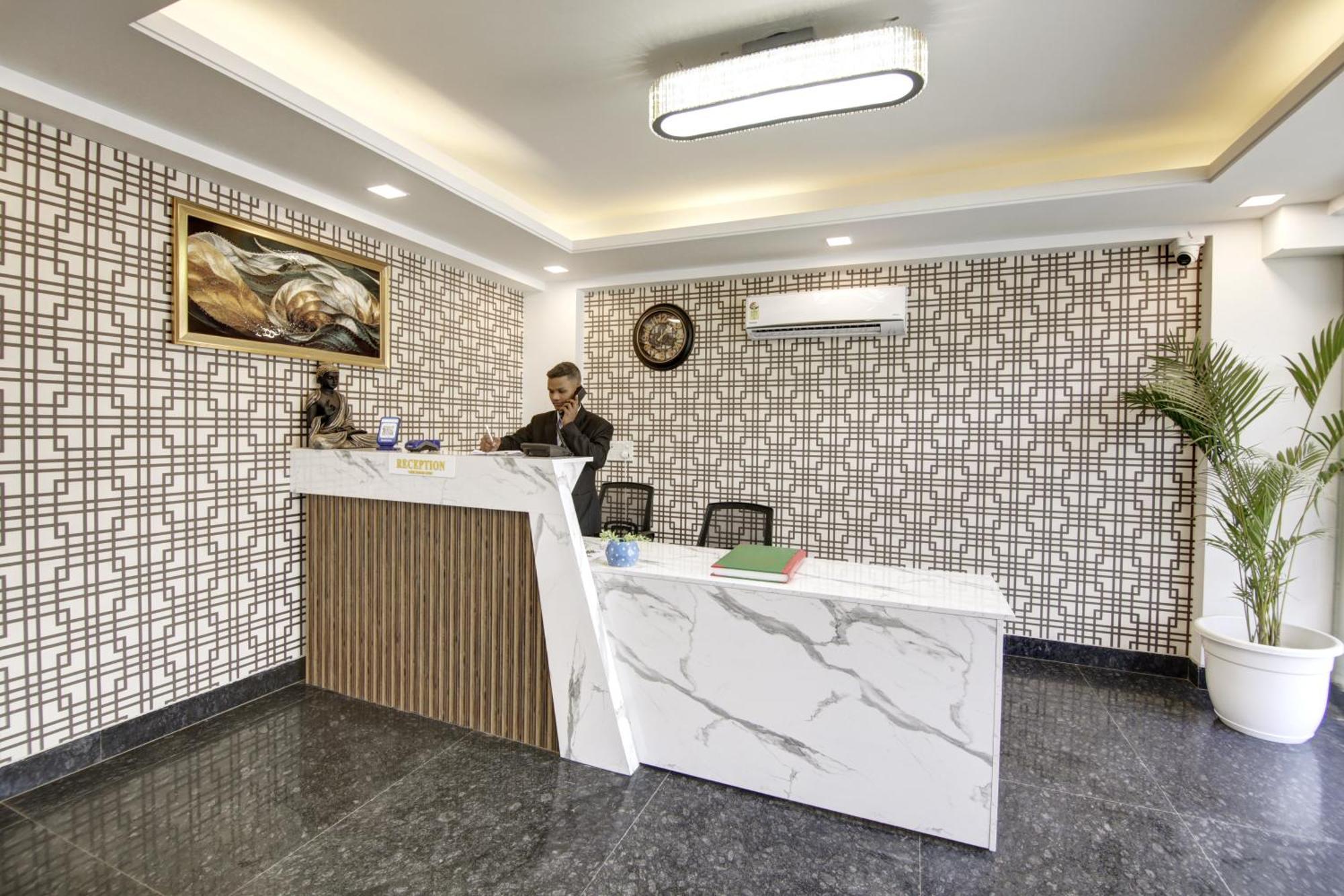 Limewood Stay - Millennium Huda City Center Gurgaon Eksteriør billede