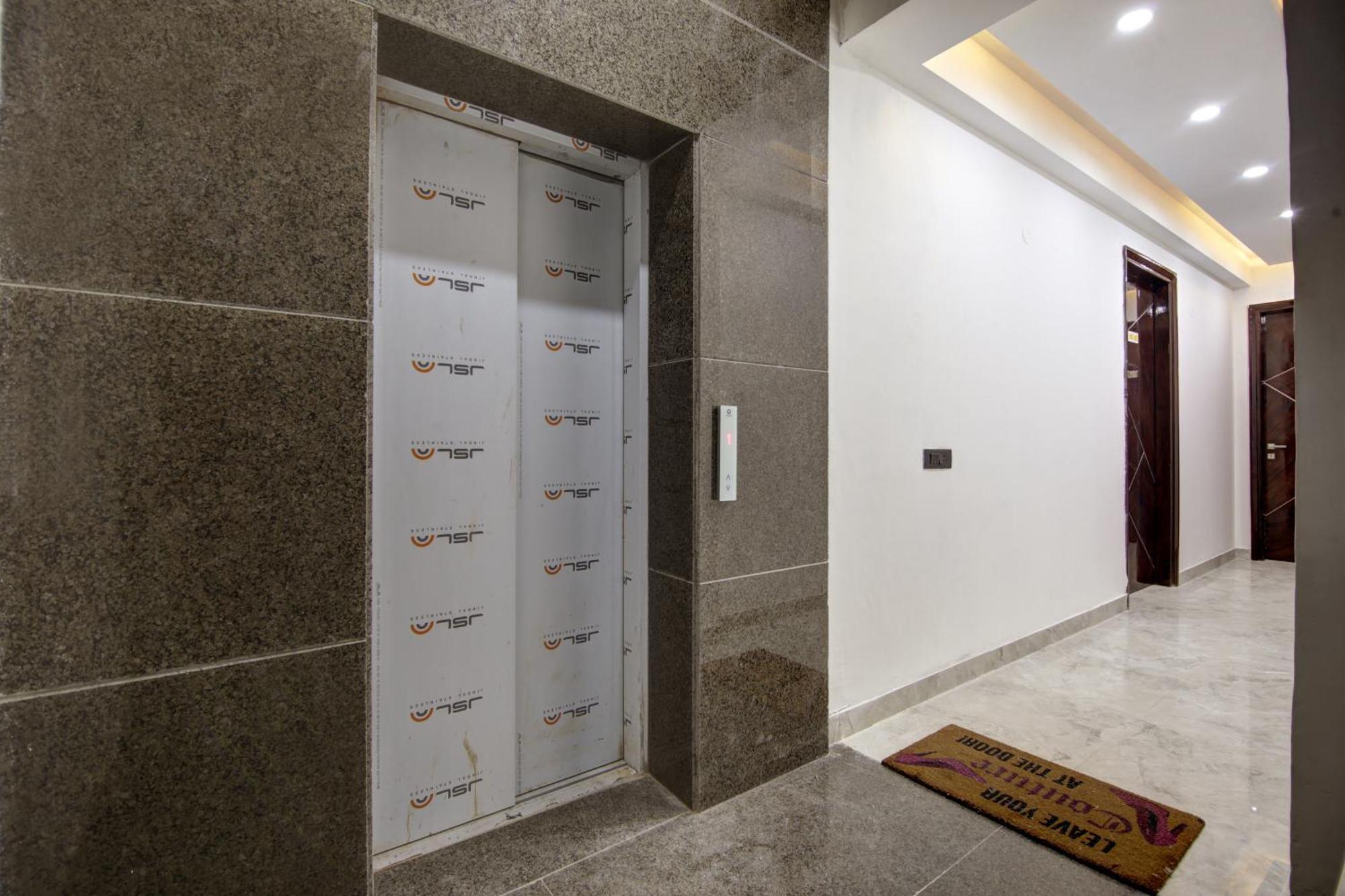 Limewood Stay - Millennium Huda City Center Gurgaon Eksteriør billede