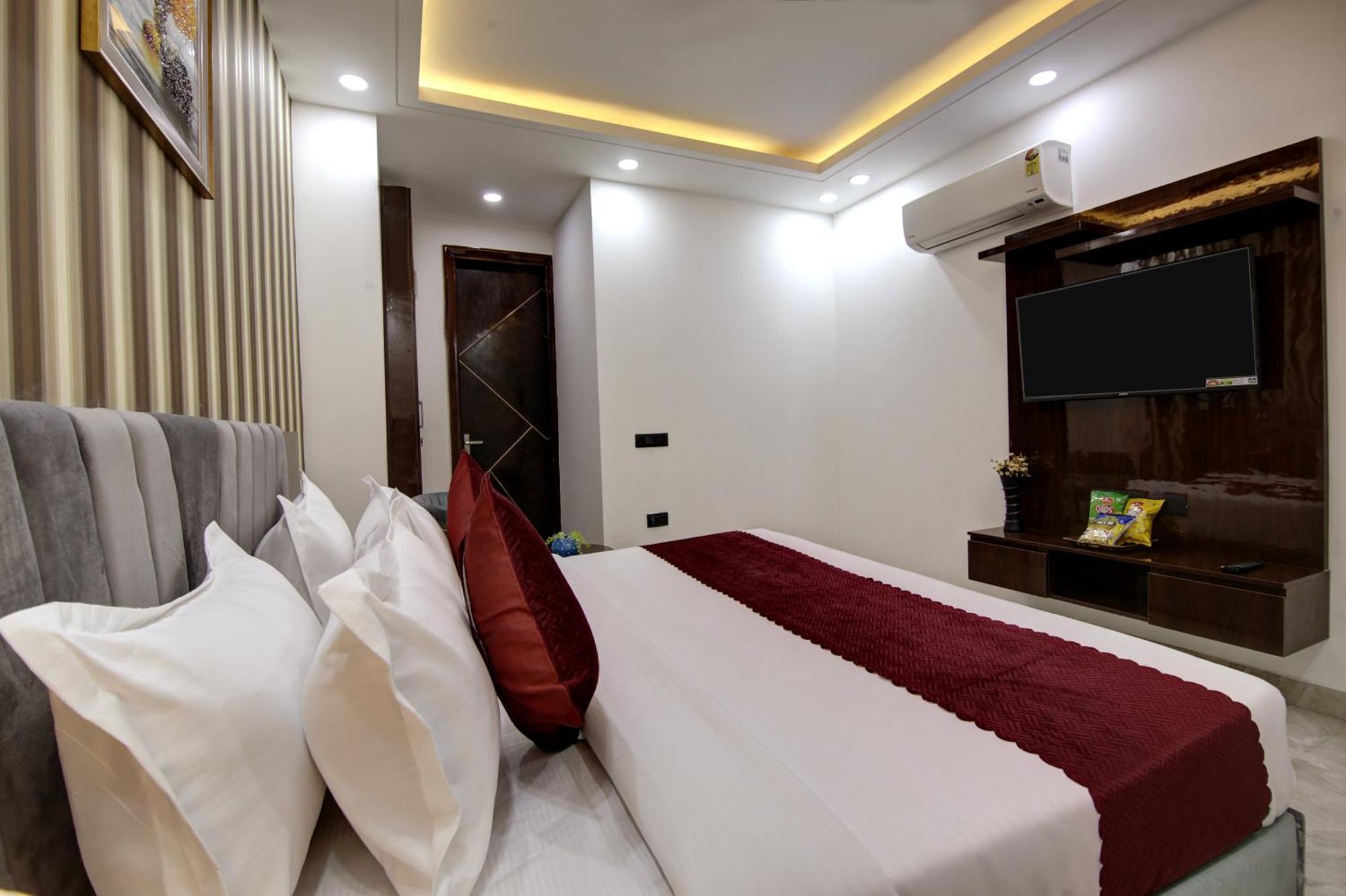 Limewood Stay - Millennium Huda City Center Gurgaon Eksteriør billede