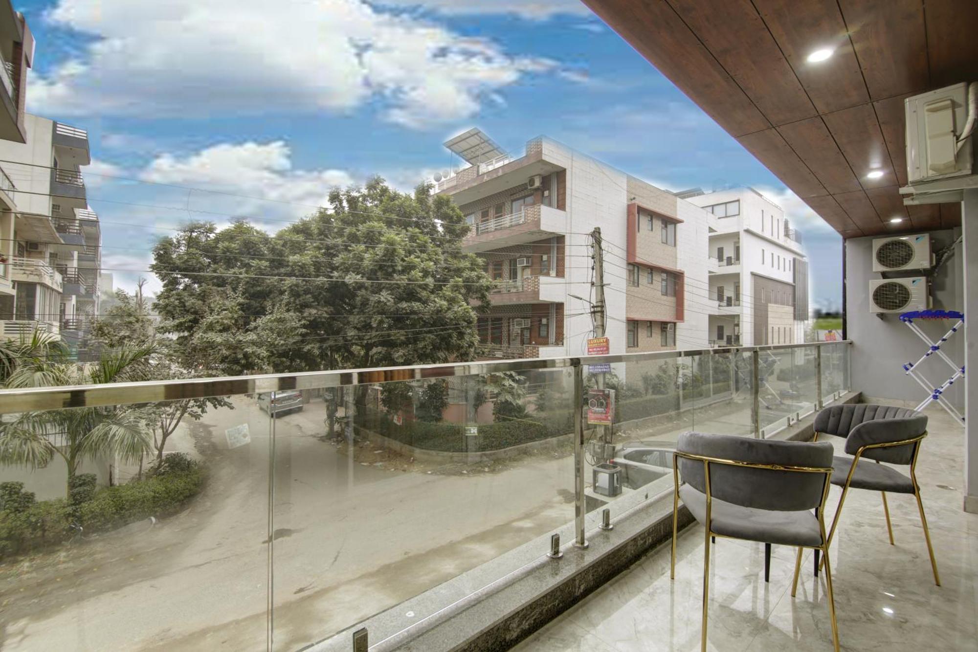 Limewood Stay - Millennium Huda City Center Gurgaon Eksteriør billede