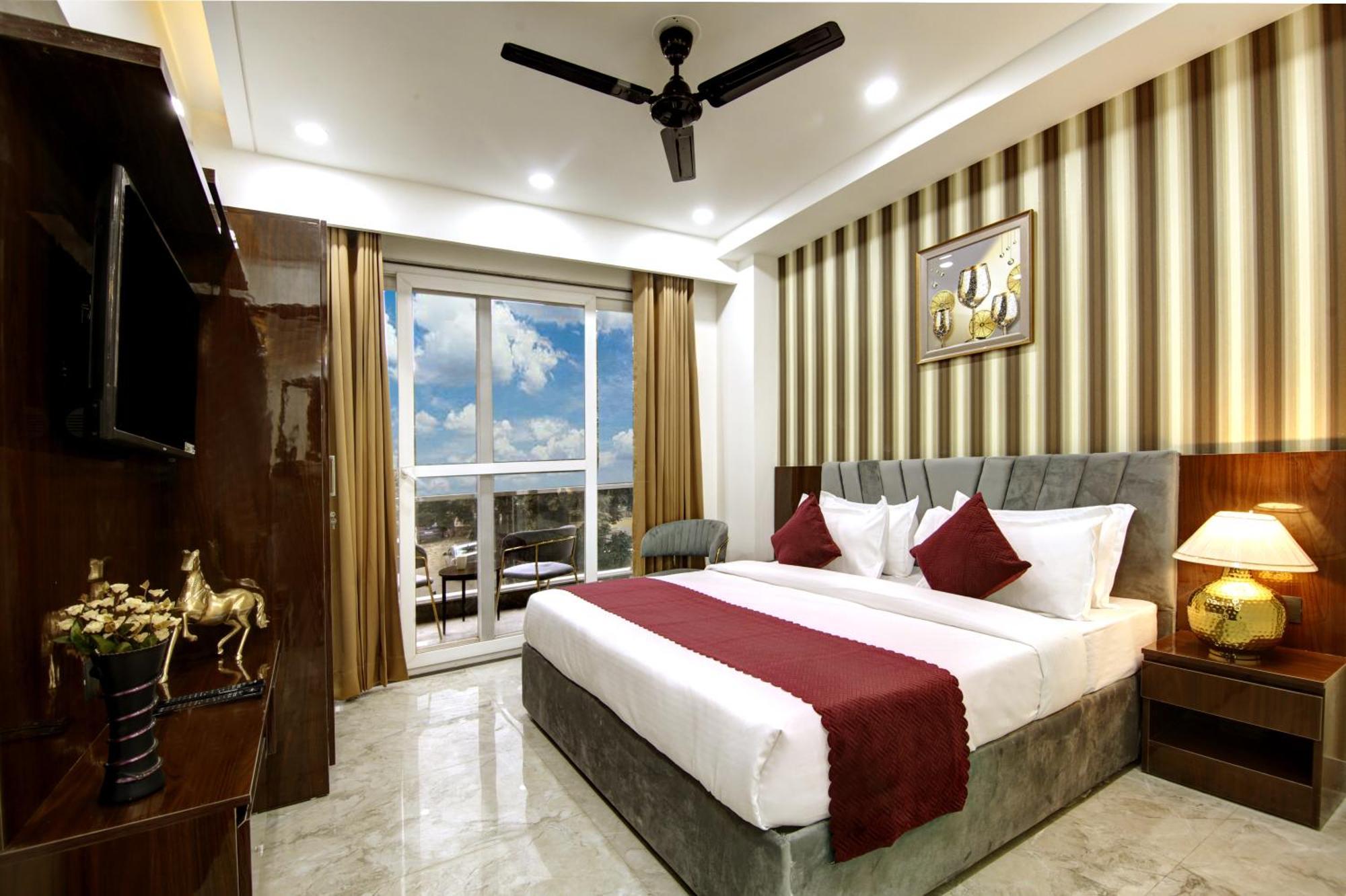 Limewood Stay - Millennium Huda City Center Gurgaon Eksteriør billede
