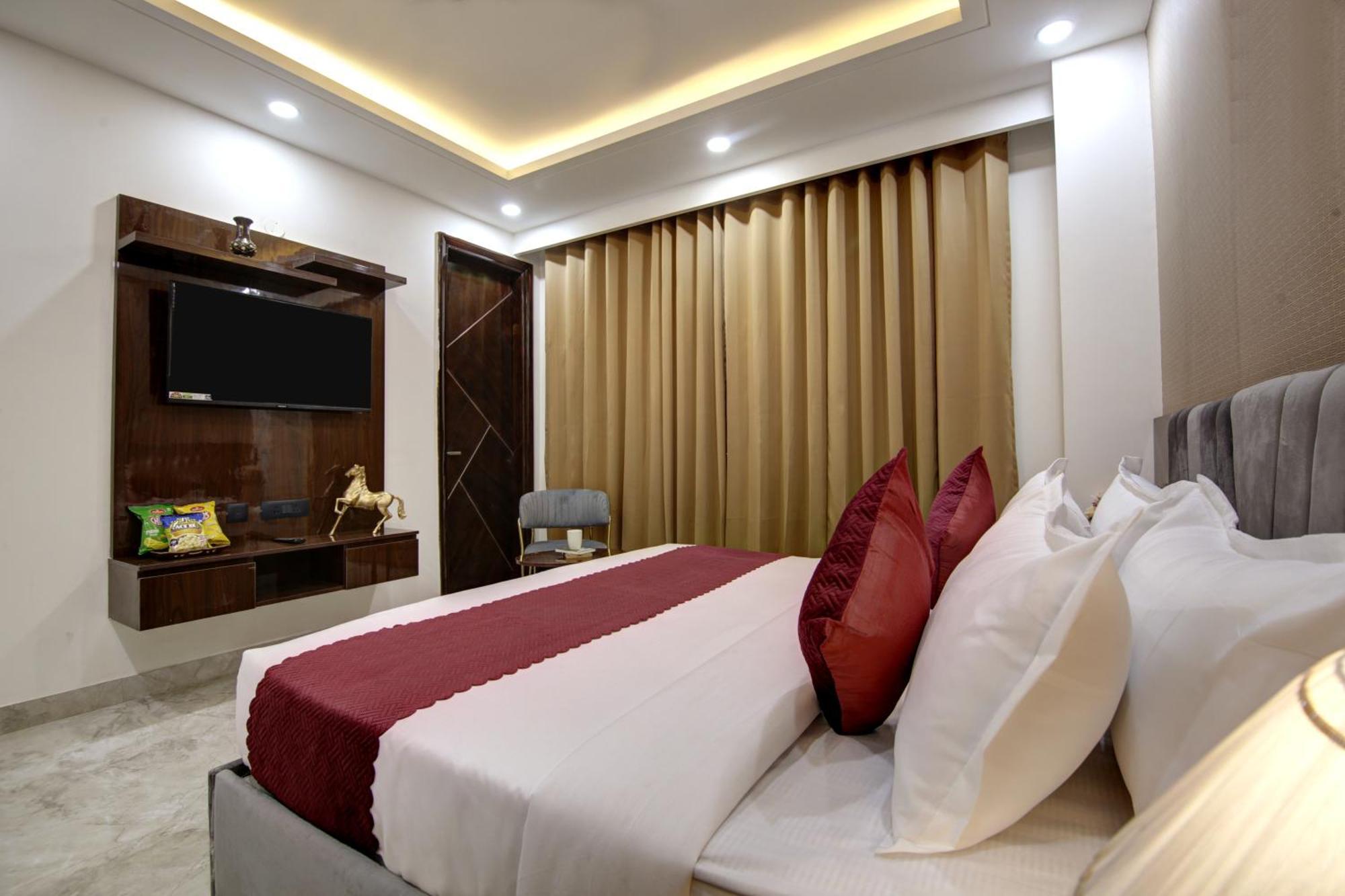 Limewood Stay - Millennium Huda City Center Gurgaon Eksteriør billede