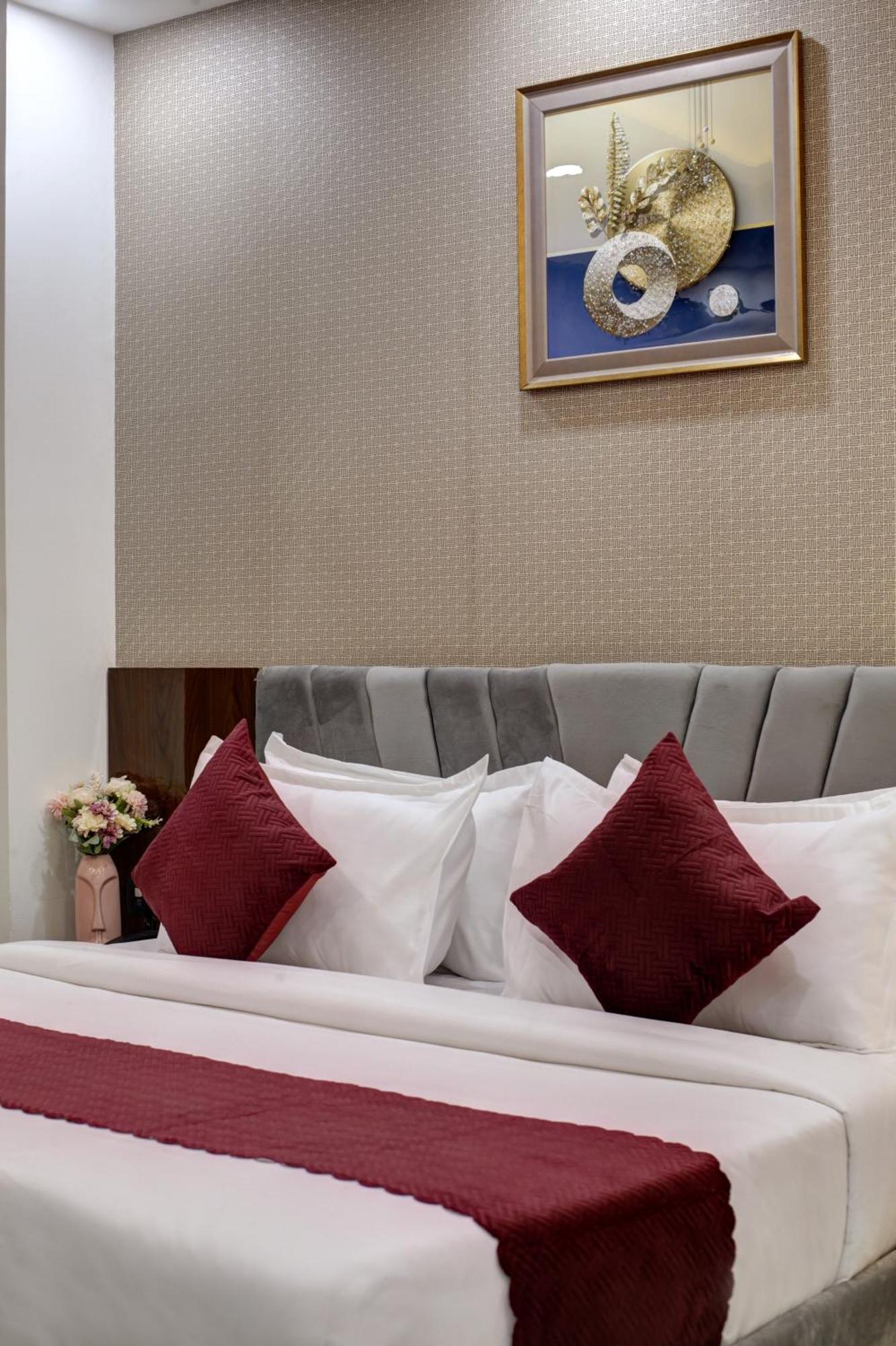 Limewood Stay - Millennium Huda City Center Gurgaon Eksteriør billede