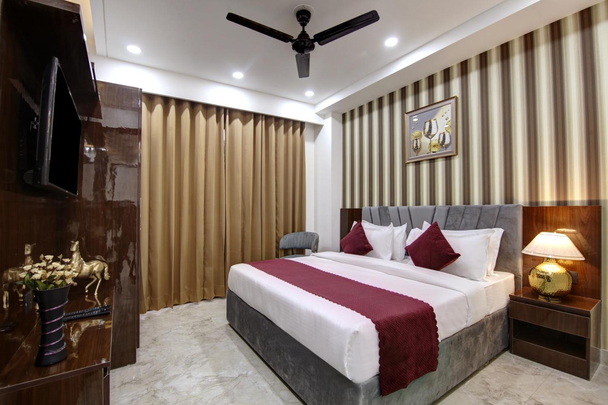 Limewood Stay - Millennium Huda City Center Gurgaon Eksteriør billede